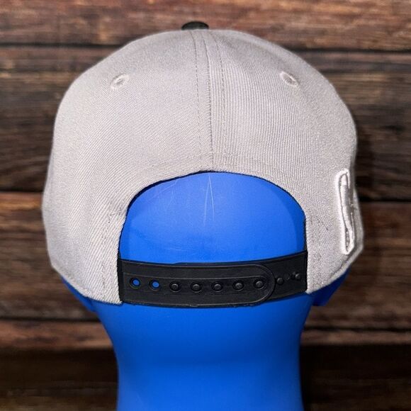 New Eta 9Fifty Toronto Raptors Grey/Black SnapBack Cap - Picture 4 of 8